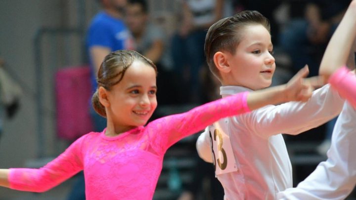 DANZA SPORTIVA: LA CUBAN STAR DI ABBASANTA FA IL PIENO DI SUCCESSI A OLBIA IN UN PRESTIGIOSO TORNEO INTERNAZIONALE CON 32 NAZIONI