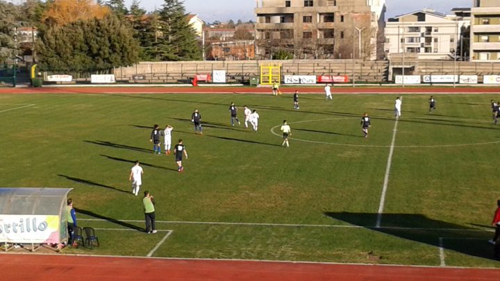 Calcio Promozione B. Gol di Patteri , Di Angelo e Ruggiu, la Macomerese supera il Porto Torres e vola a 3 punti dalla vetta