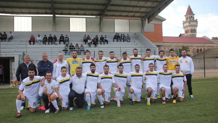Calcio 1a Categoria C. Il centrocampista del CR Arborea Damiano Poli fa le carte alla penultima di andata