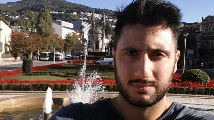 Calcio 2a Categoria Girone I. Paolo Tedeschi difensore della giovane Sanverese “fa le carte” agli incontri di Domenica