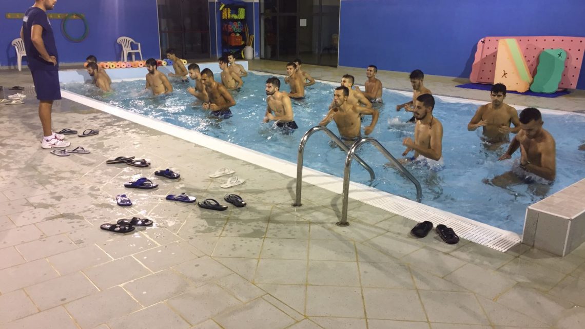 Calcio 1a Categoria. Il Samugheo lavora sulla “forza” allenandosi nella piscina comunale