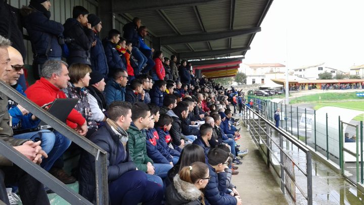 ULTIMORA: SI GIOCA A PORTE APERTE NEL CALCIO REGIONALE/Il Presidente della Regione Solinas ha firmato l’ordinanza che consente di giocare in presenza di pubblico