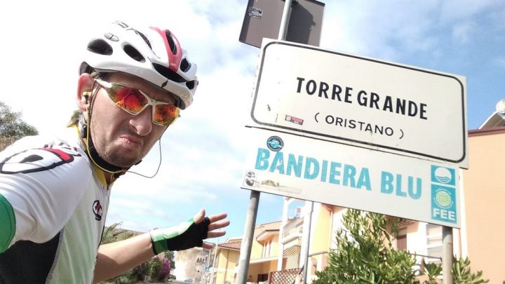 Tappa nell’oristanese per il tour di Michele Pistis che intende visitare tutti i 377 Comuni della Sardegna