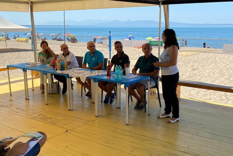 BEACH TENNIS/Presentati stamane a Torre Grande i Campionati Italiani di 3a e 4a cat. Proxienergy in programma da domani a domenica