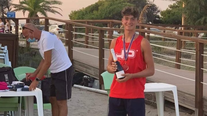 BEACH TENNIS/Stagione top per il vice campione sardo Emanuele Cau dell’Eolo Beach Sports di Oristano