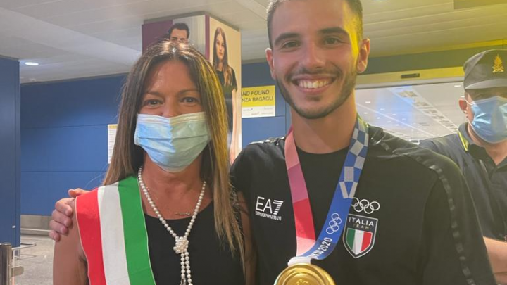 IL RIENTRO DI LORENZO PATTA/ Accoglienza da eroe per l’oro olimpico della staffetta 4X100