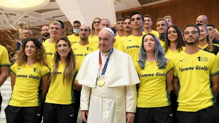 LORENZO PATTA/ Il campione olimpico oristanese  in udienza da Papa Francesco con il gruppo della Fiamme Gialle