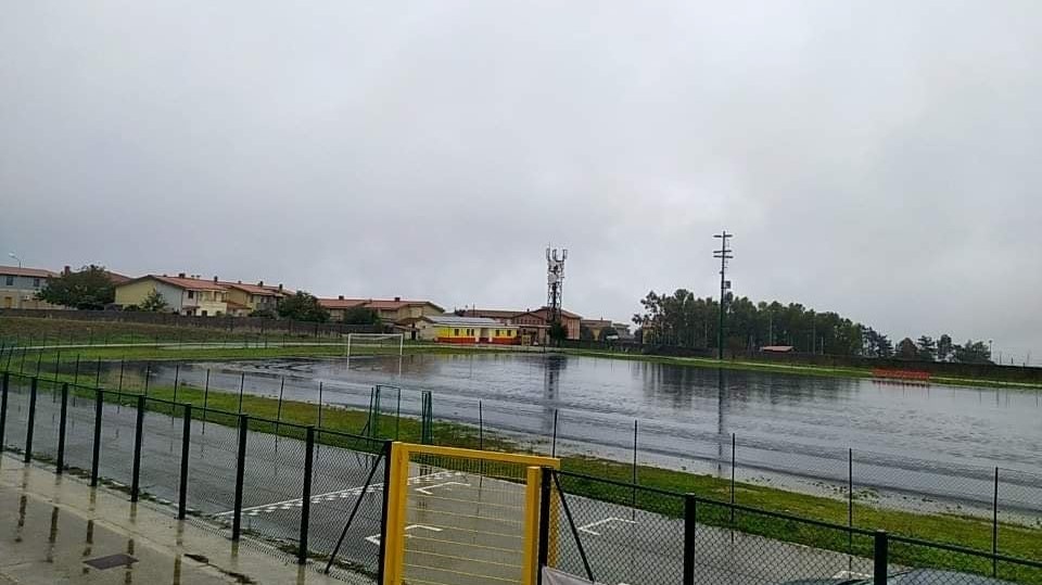CALCIO 2° CATEGORIA/ Vince la pioggia: tutte rinviate  le partite del girone  F,  non si è giocata Bolotanese – Burgos nel girone E    