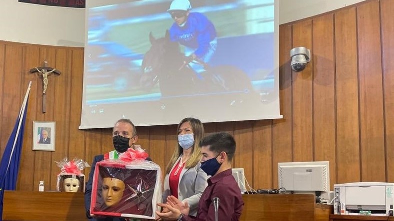 La città di Oristano  ha festeggiato oggi  il fantino Marco Ghiani  altro campione dello sport.