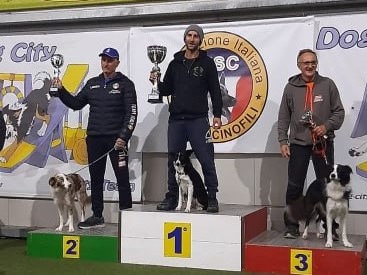 SIMONE SANNA / L’addestratore cinofilo di Ghilarza  Campione Italiano Senior Large 600 di Agility-dog Fisc 2021